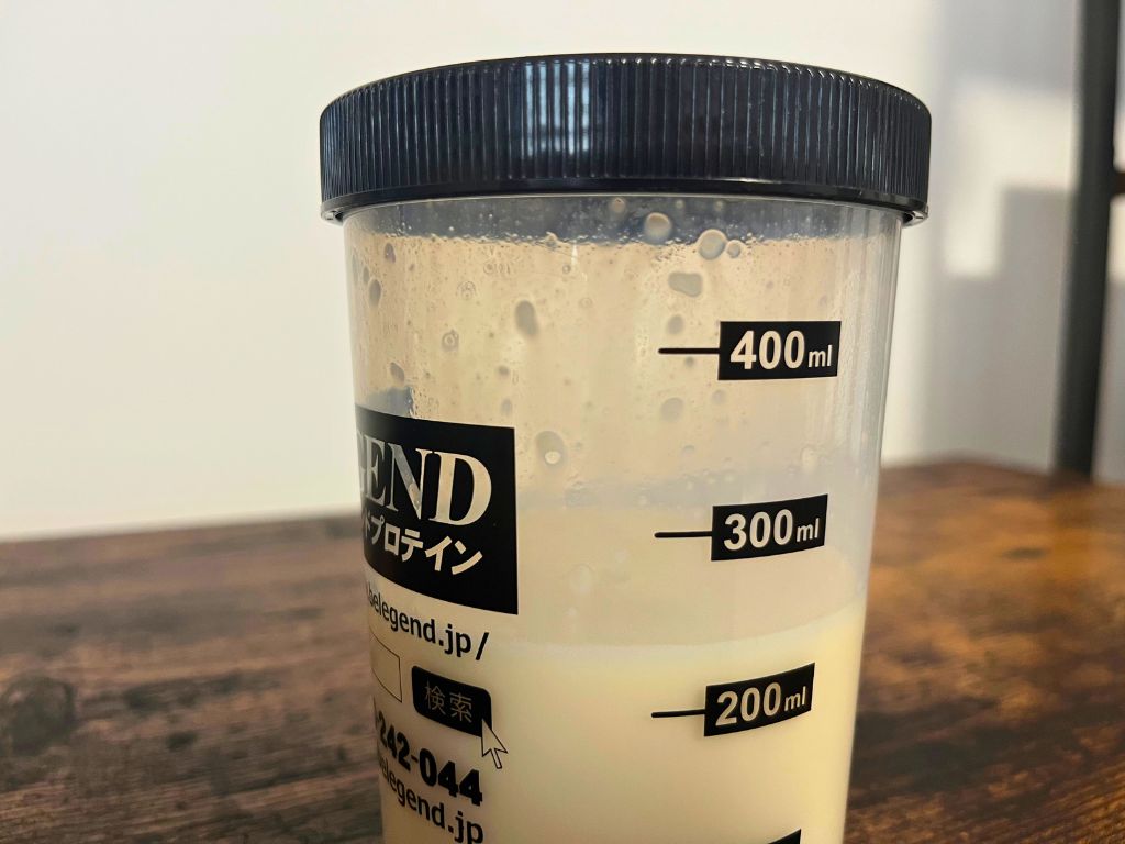 シェイカーの内部に溶け残りが付着している様子